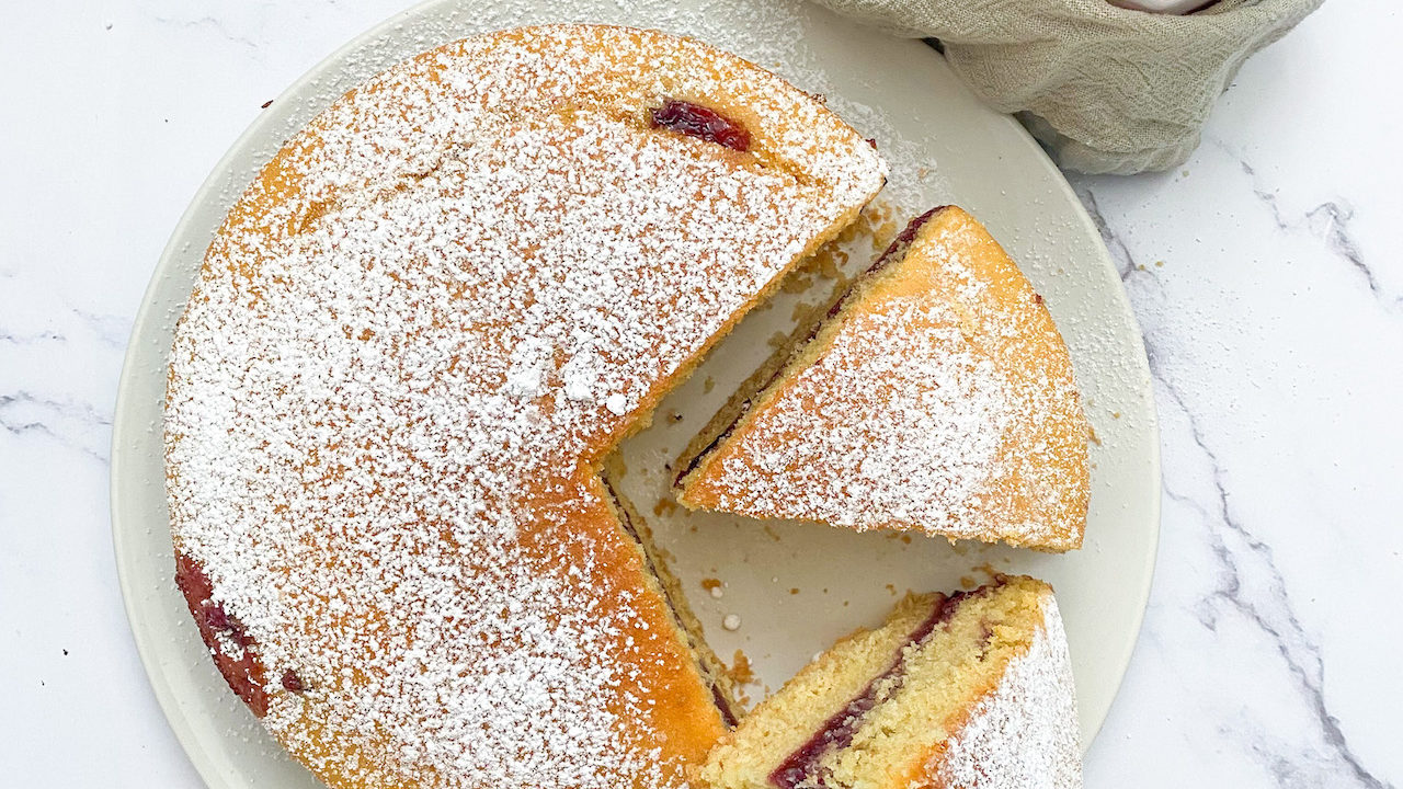 torta versata alla marmellata