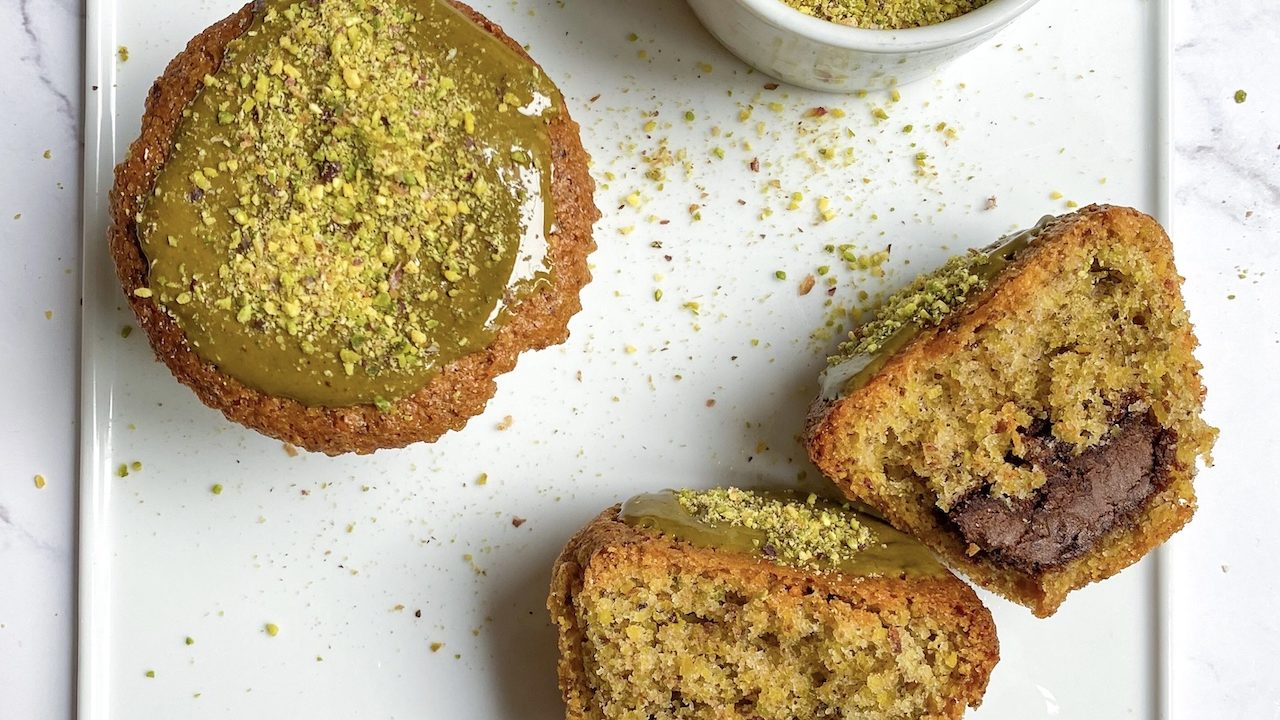 muffin al pistacchio con cuore al cioccolato