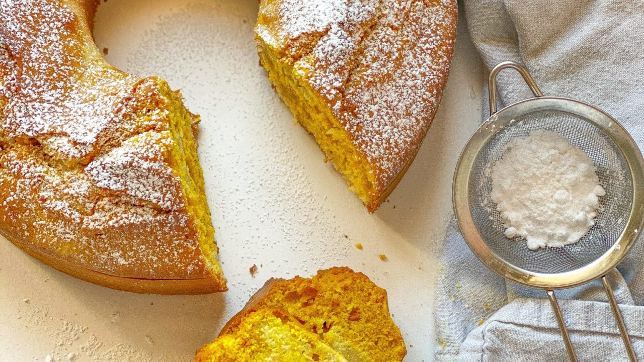 Torta Marmorizzata alla Curcuma Senza Burro