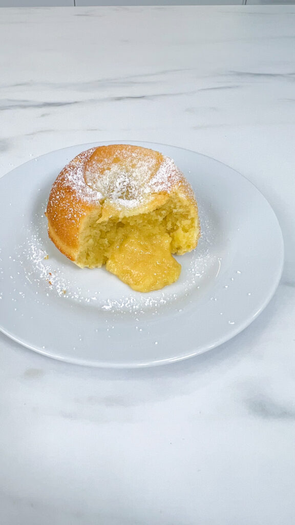 Tortino al Cioccolato Bianco con Cuore Caldo Senza Burro