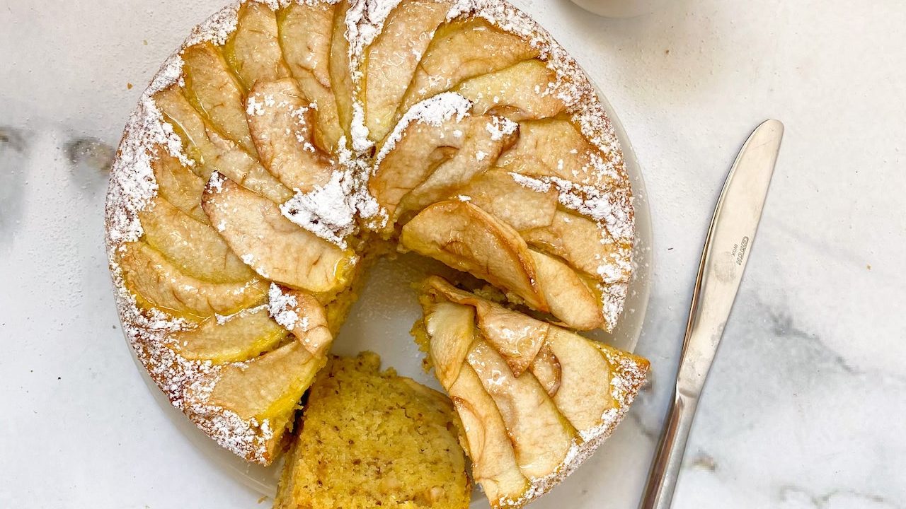 Torta di mele e mandorle senza burro