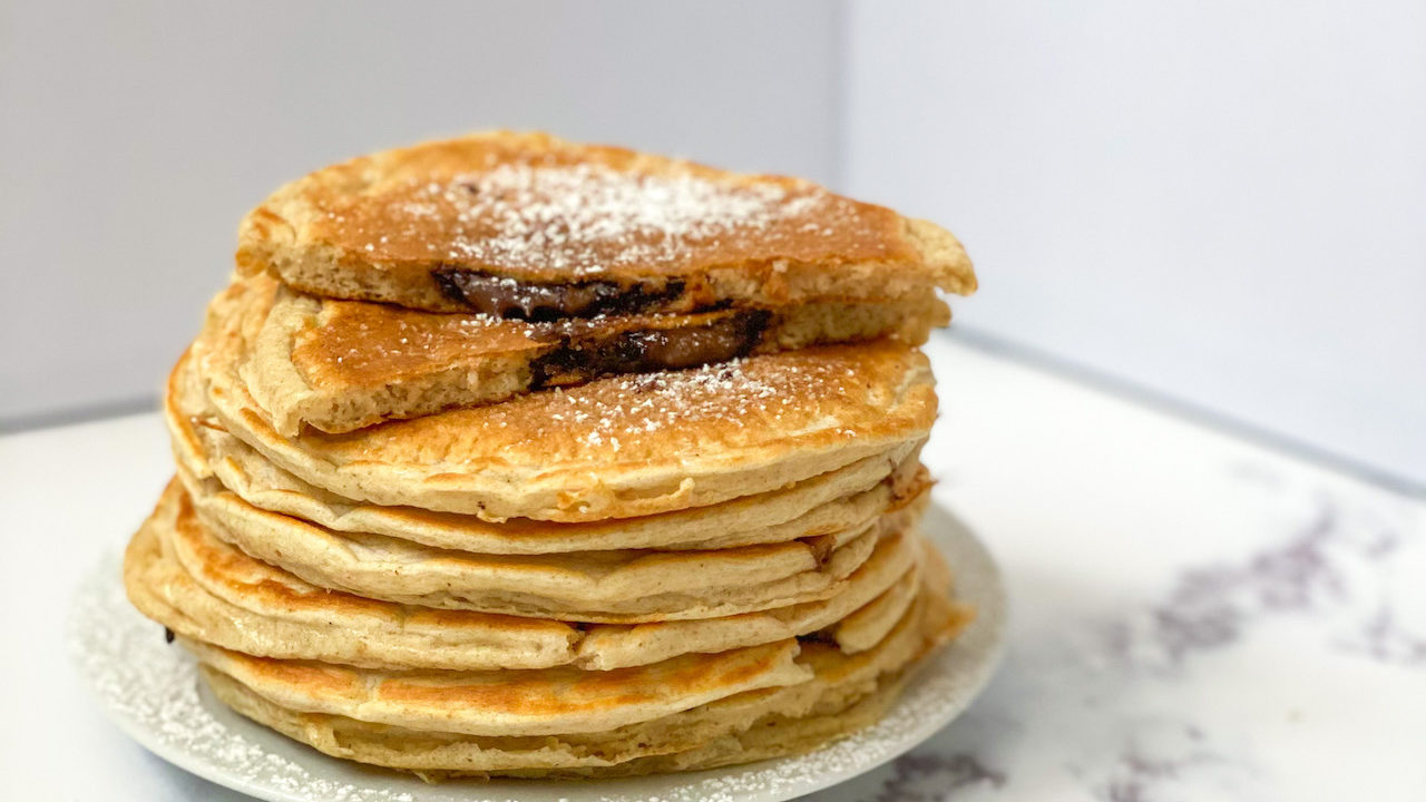 Pancake Proteici con Cuore al Cioccolato