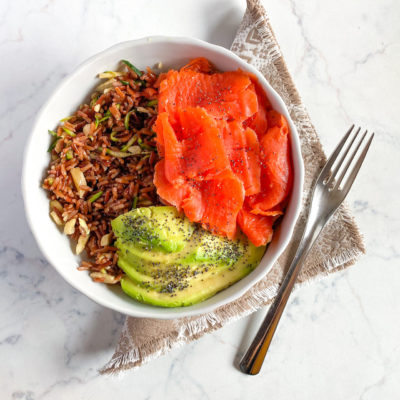 Bowl Di Riso Rosso Zucchine e Salmone
