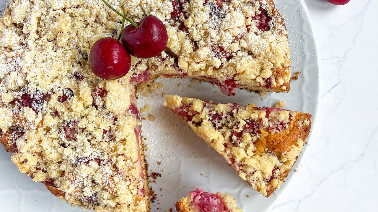 Torta Crumble alle Ciliegie Senza Burro