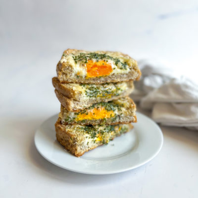 egg toast - toast con uovo